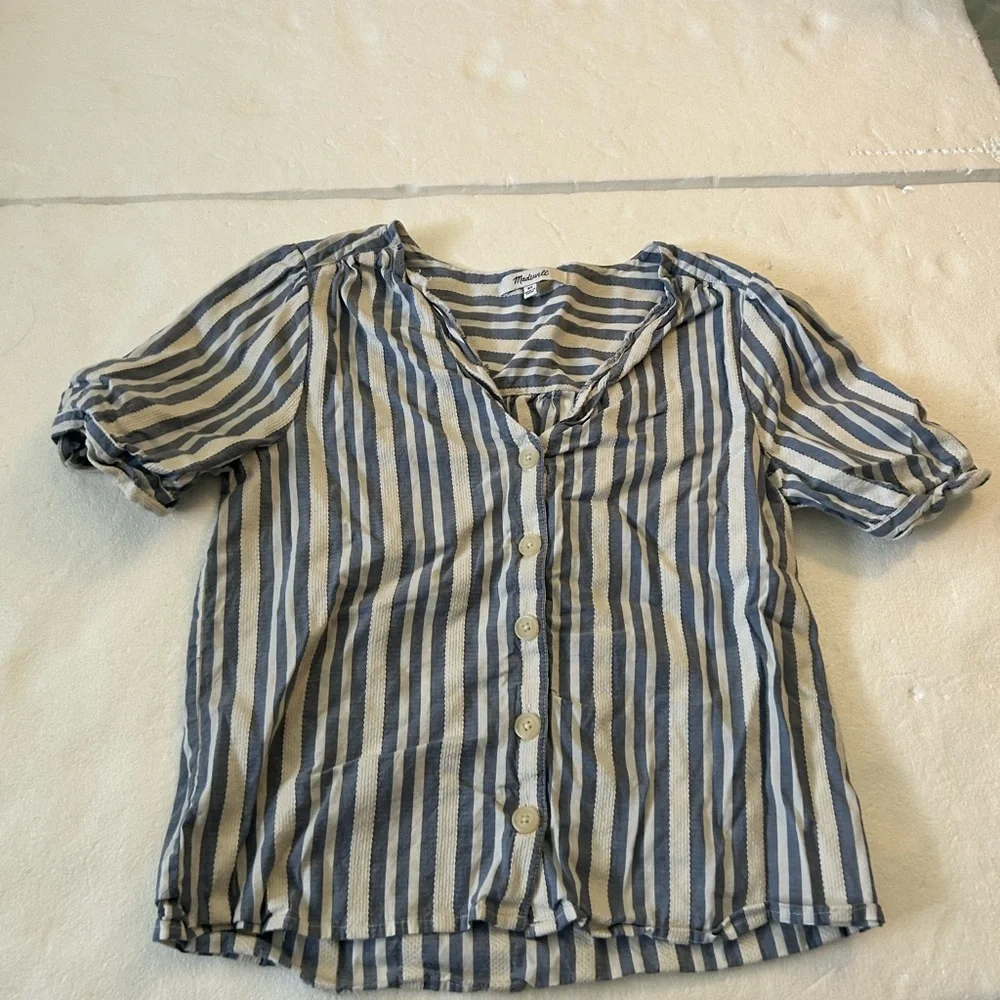 Madewell blue white striped button down short sleeve top